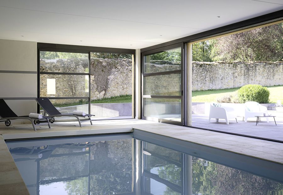 Domaine La Buissonnière - Maison d’hôtes de charme près de Metz en Moselle, Lorraine, France - Vue de la piscine